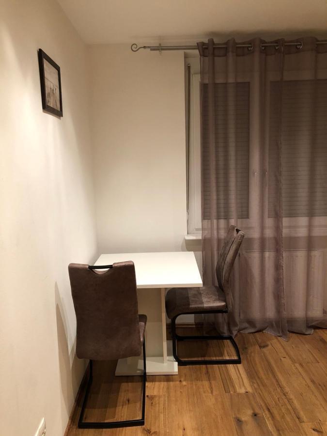 Nina Apartment Винер Нойщат Екстериор снимка